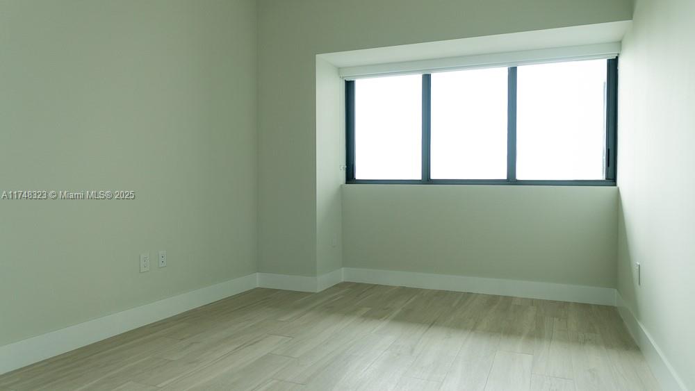 PARAISO BAY CONDO - Residential