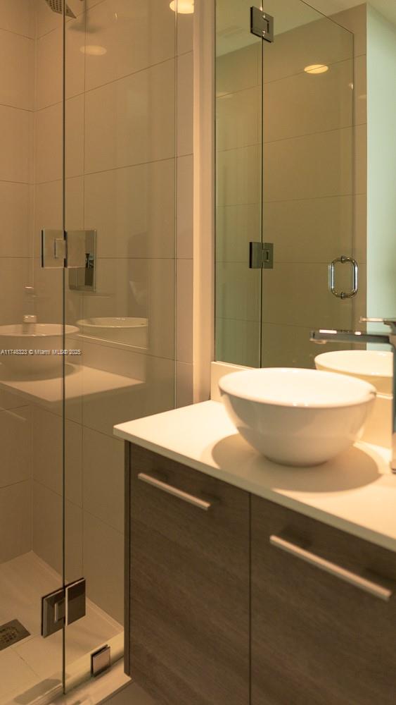 PARAISO BAY CONDO - Residential