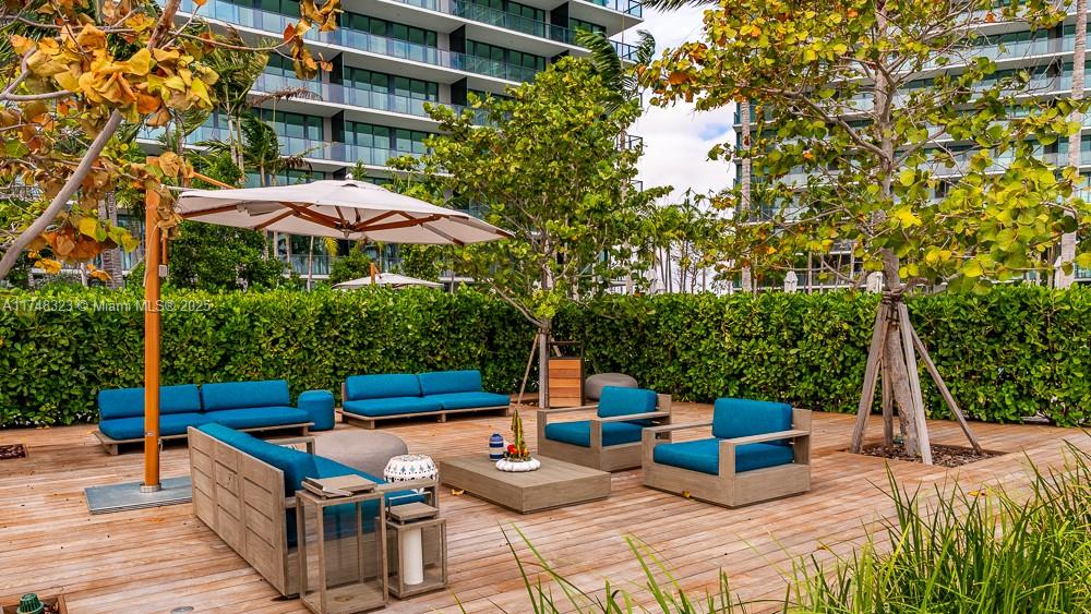 PARAISO BAY CONDO - Residential