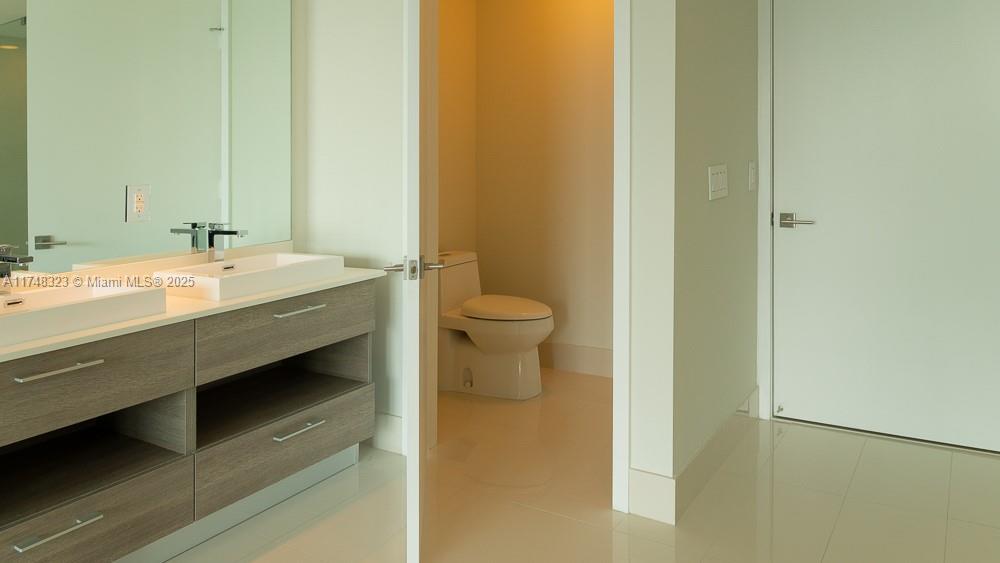PARAISO BAY CONDO - Residential