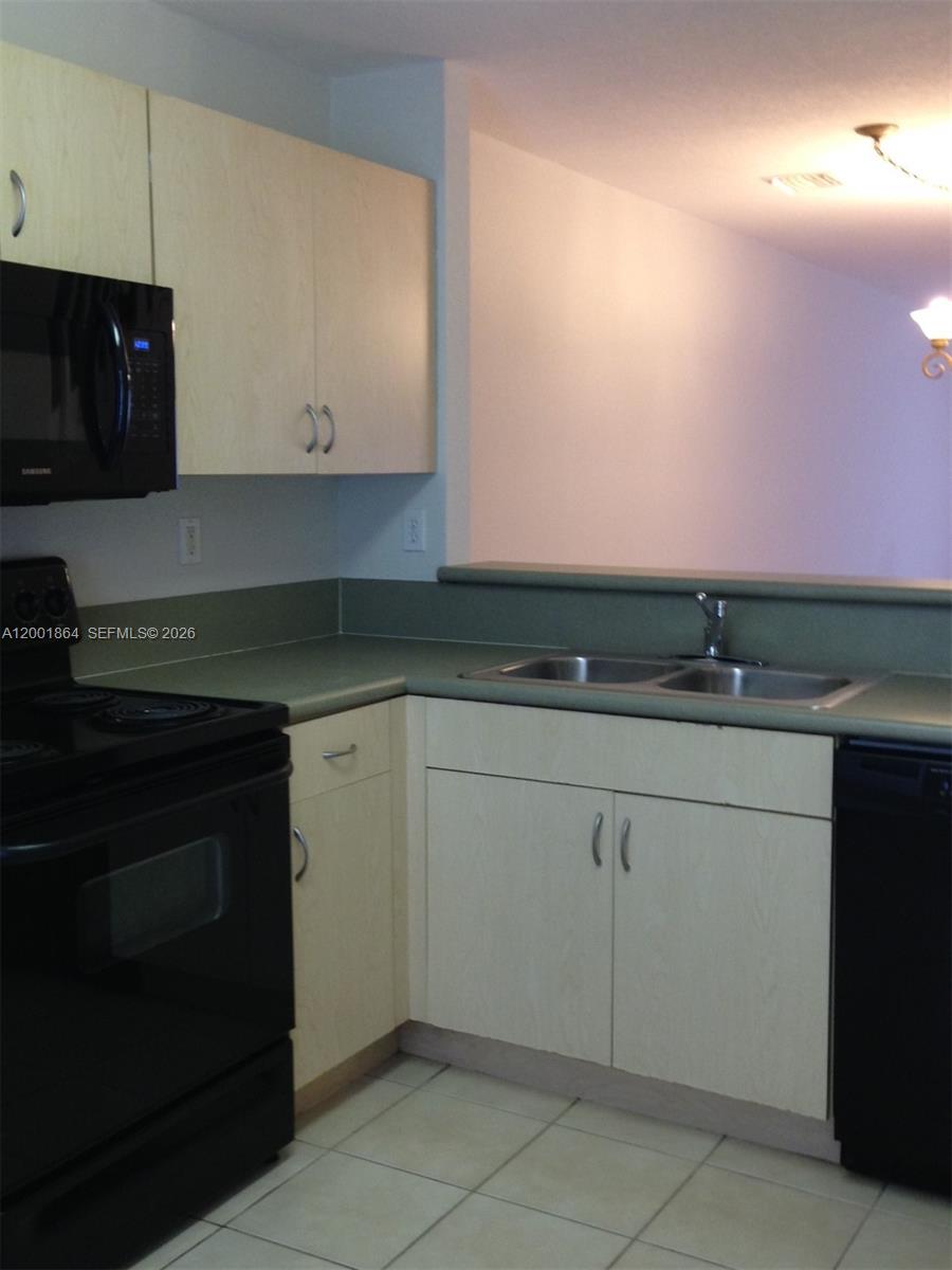 MELROSE POINT CONDO - Residential Lease