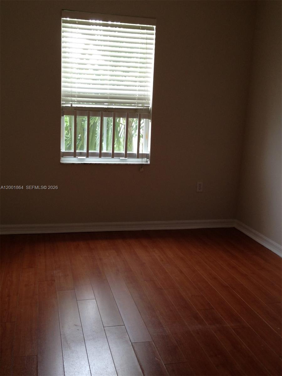 MELROSE POINT CONDO - Residential Lease