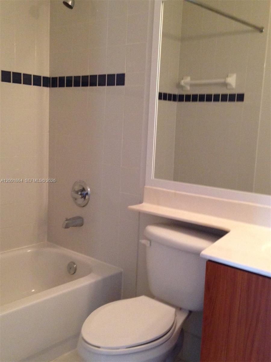 MELROSE POINT CONDO - Residential Lease