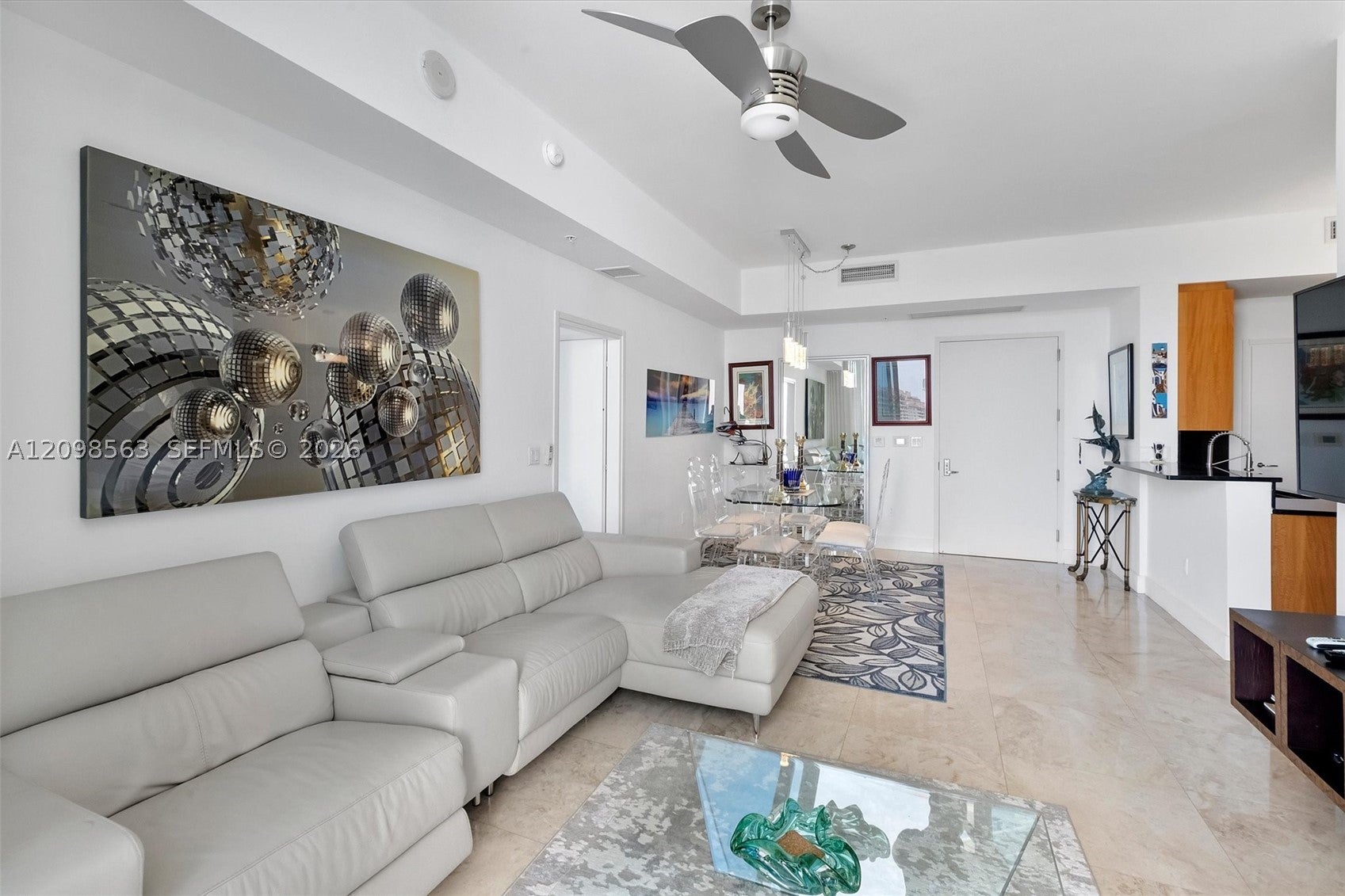 50 S Pointe Dr 704