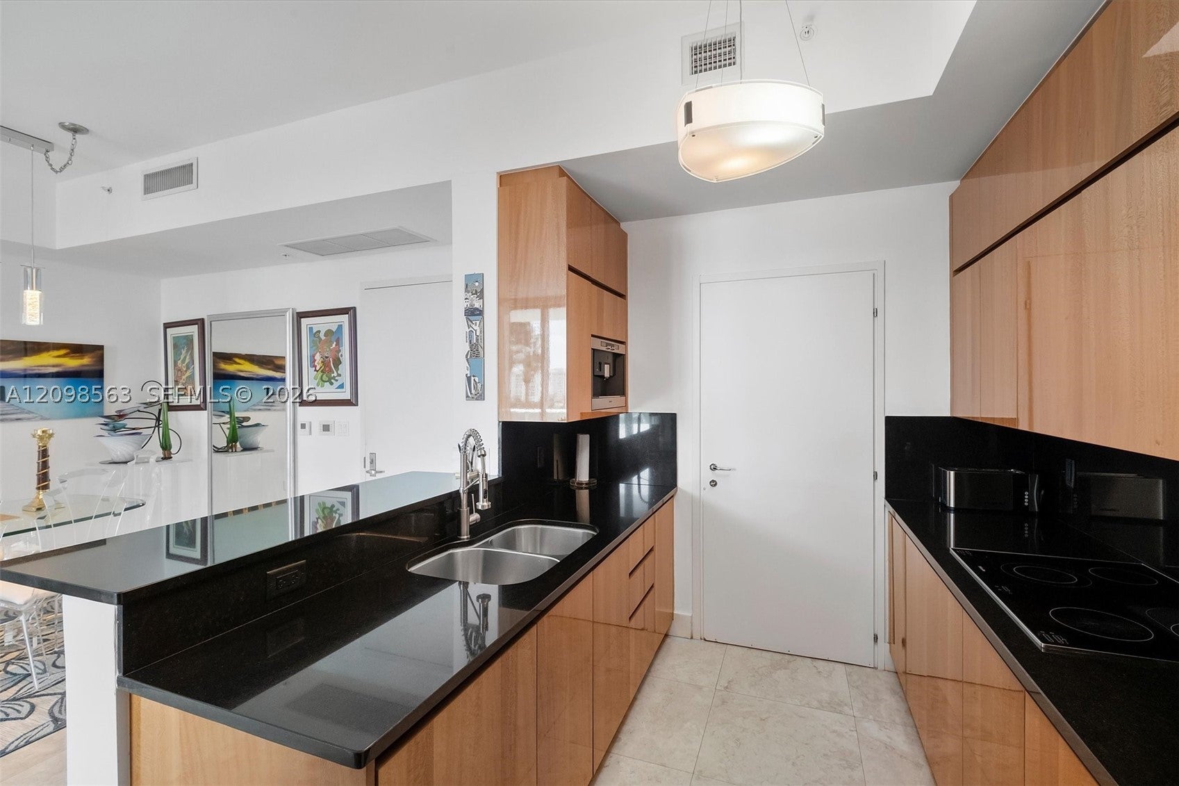 50 S Pointe Dr 704