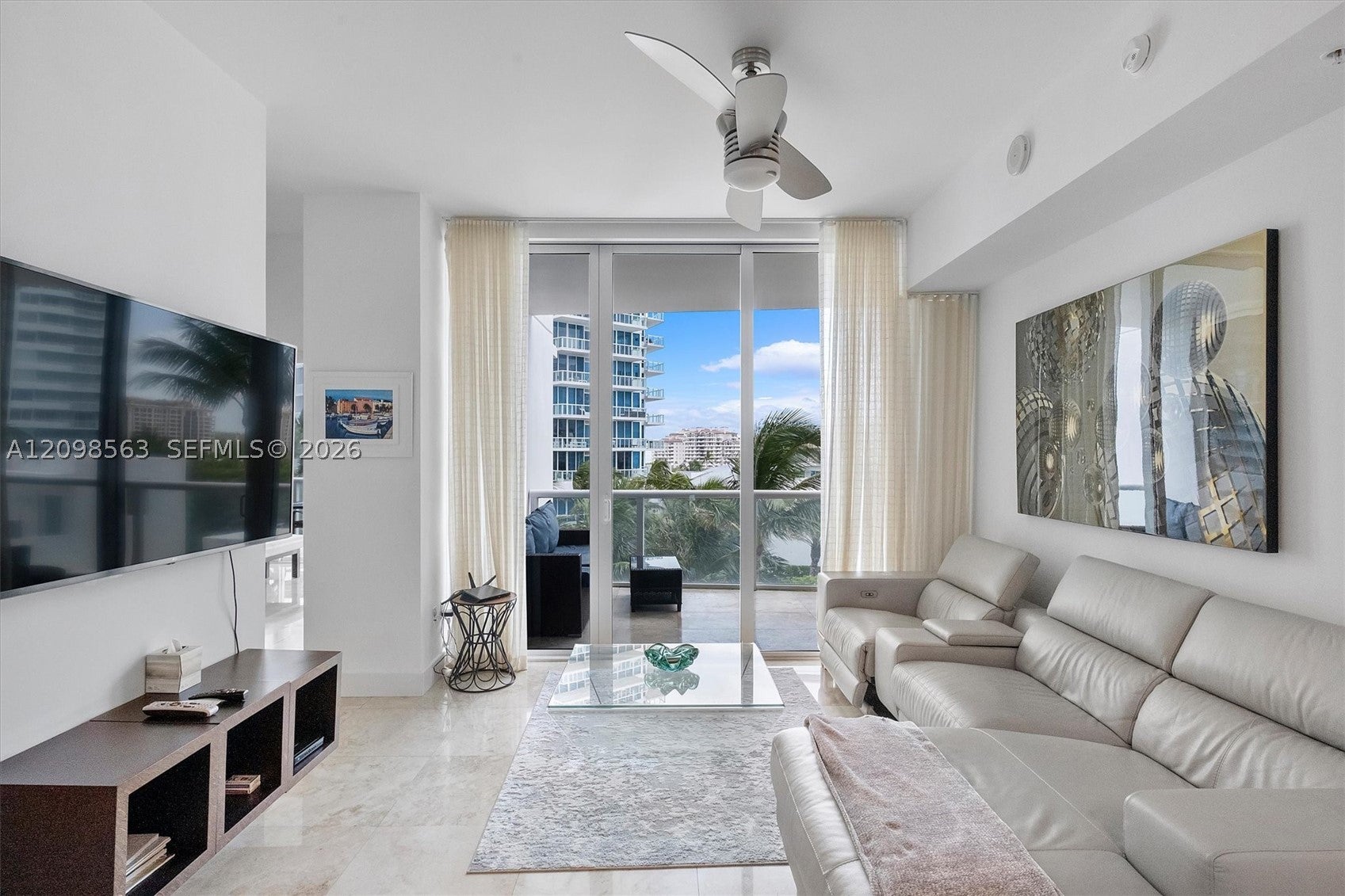 50 S Pointe Dr 704