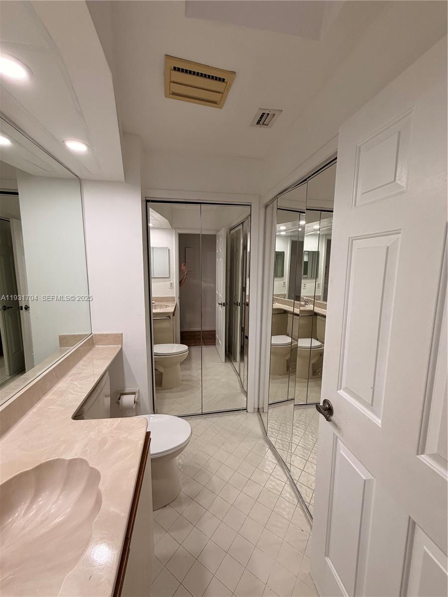 LA PAZ AT BOCA POINTE - Residential Lease