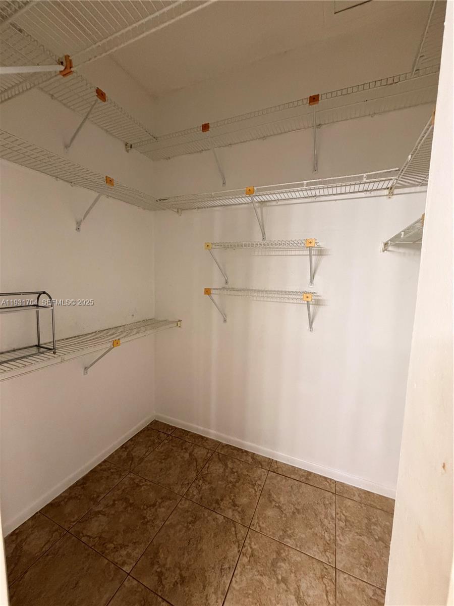 LA PAZ AT BOCA POINTE - Residential Lease