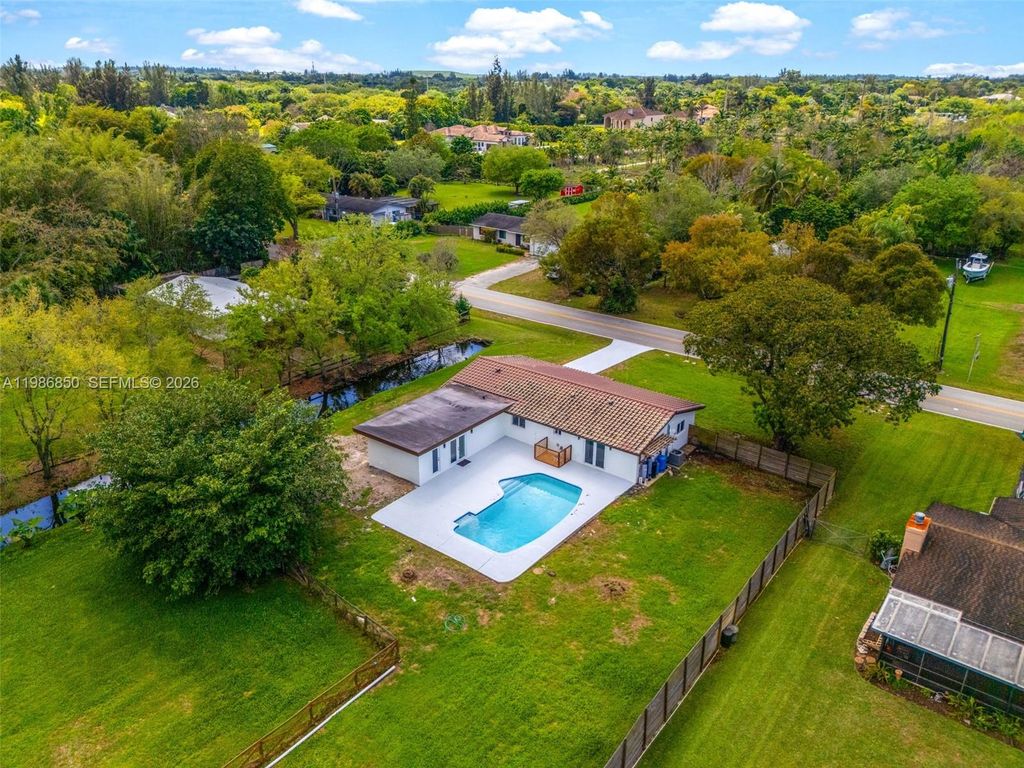 Photo of 4830 SW 188th Ave, Southwest Ranches, FL 33332 (MLS # A11986850)