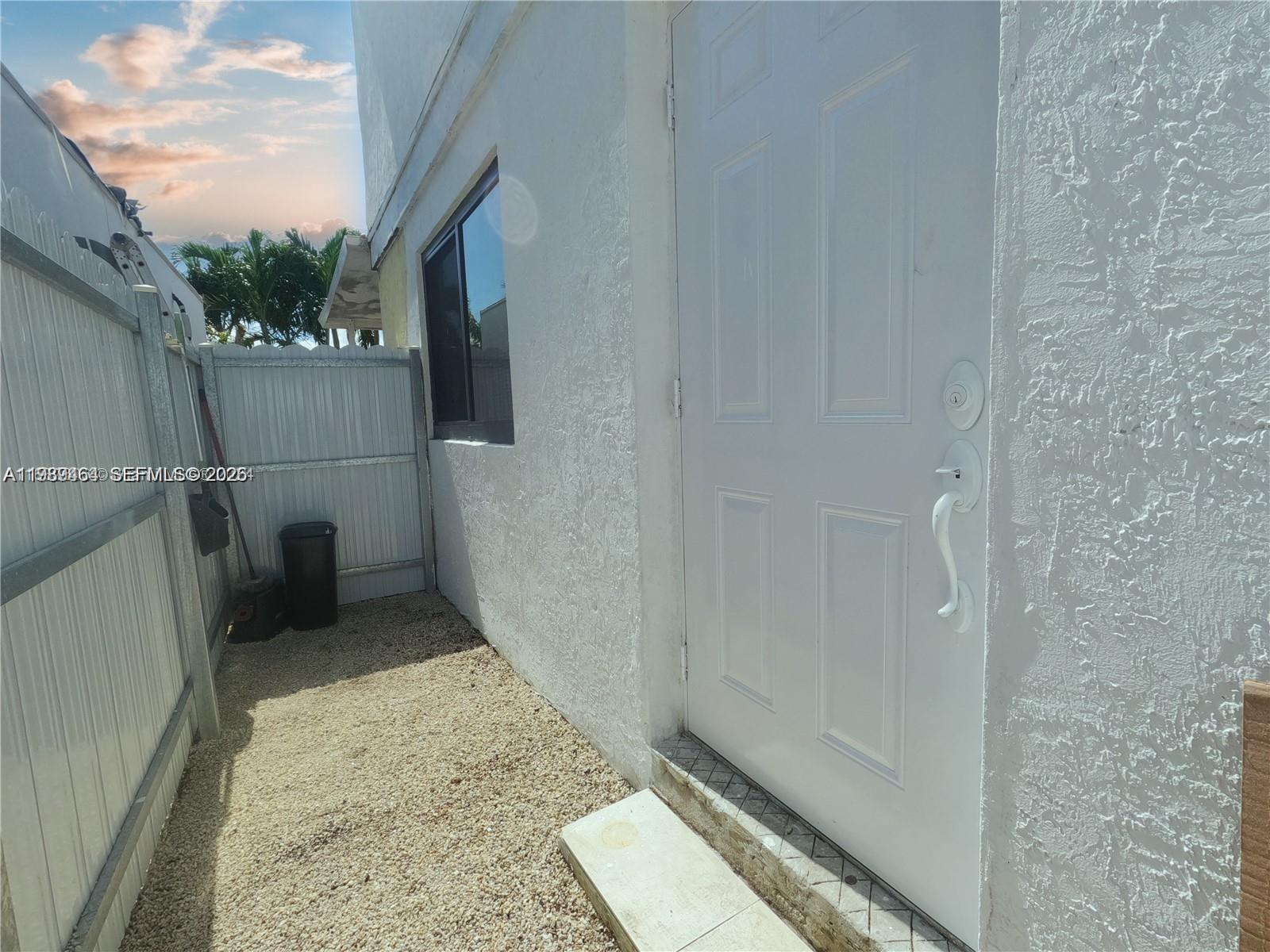 CHANTE-CLARE - Residential Lease