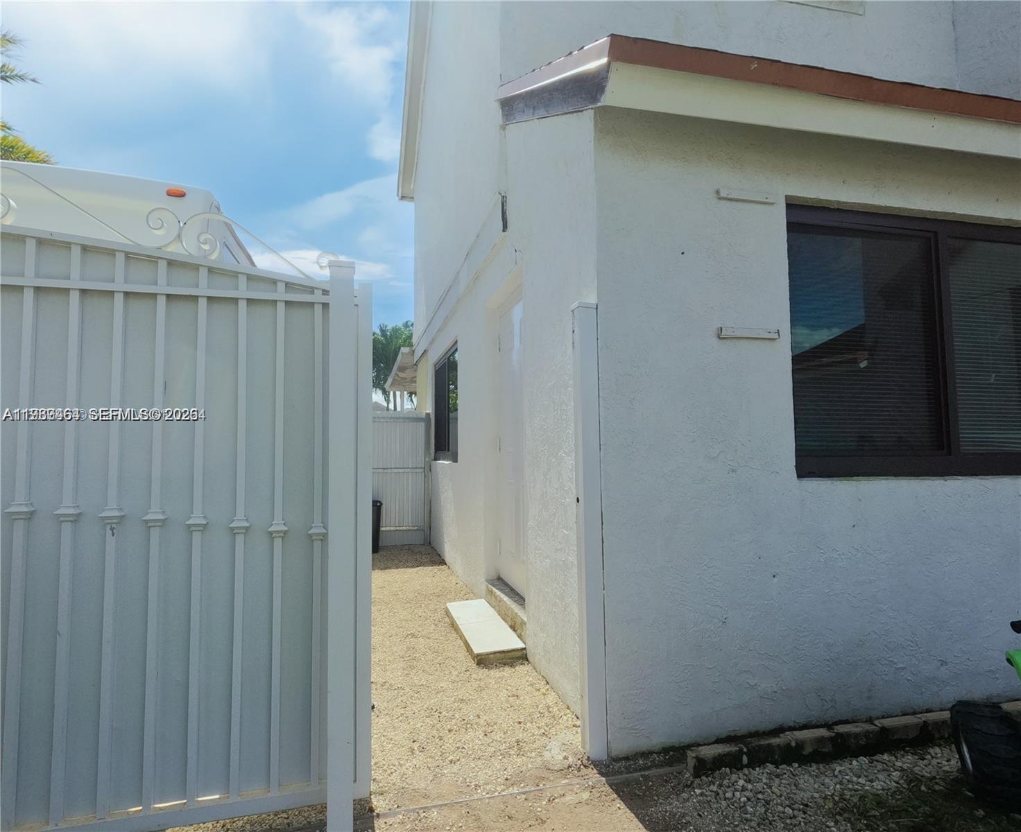 CHANTE-CLARE - Residential Lease