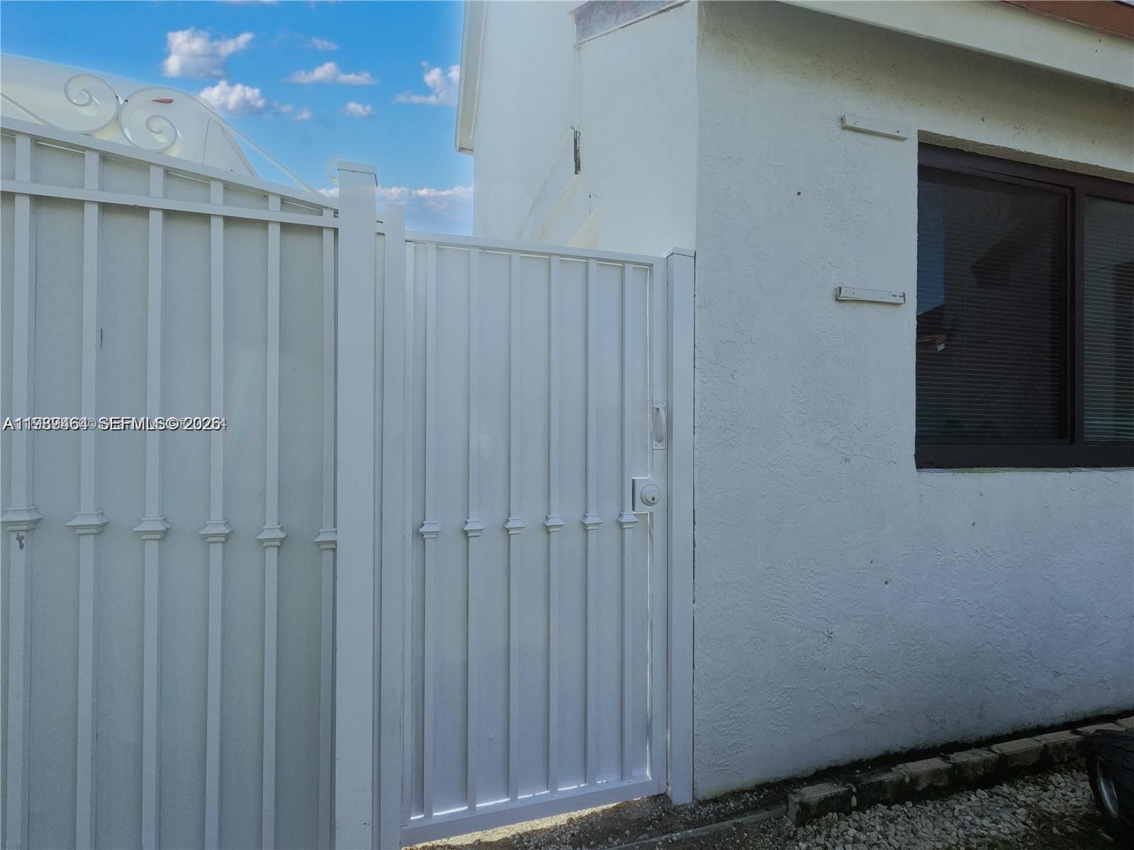 CHANTE-CLARE - Residential Lease