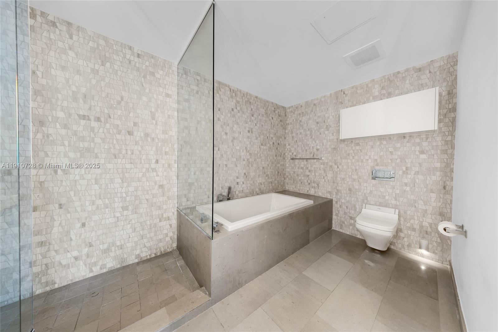 RISE CONDO - Residential Lease