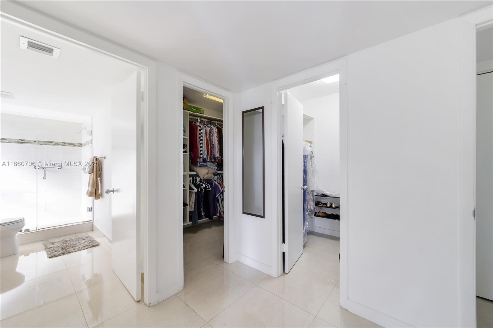 TOWERS OF QUAYSIDE CONDO - Residential