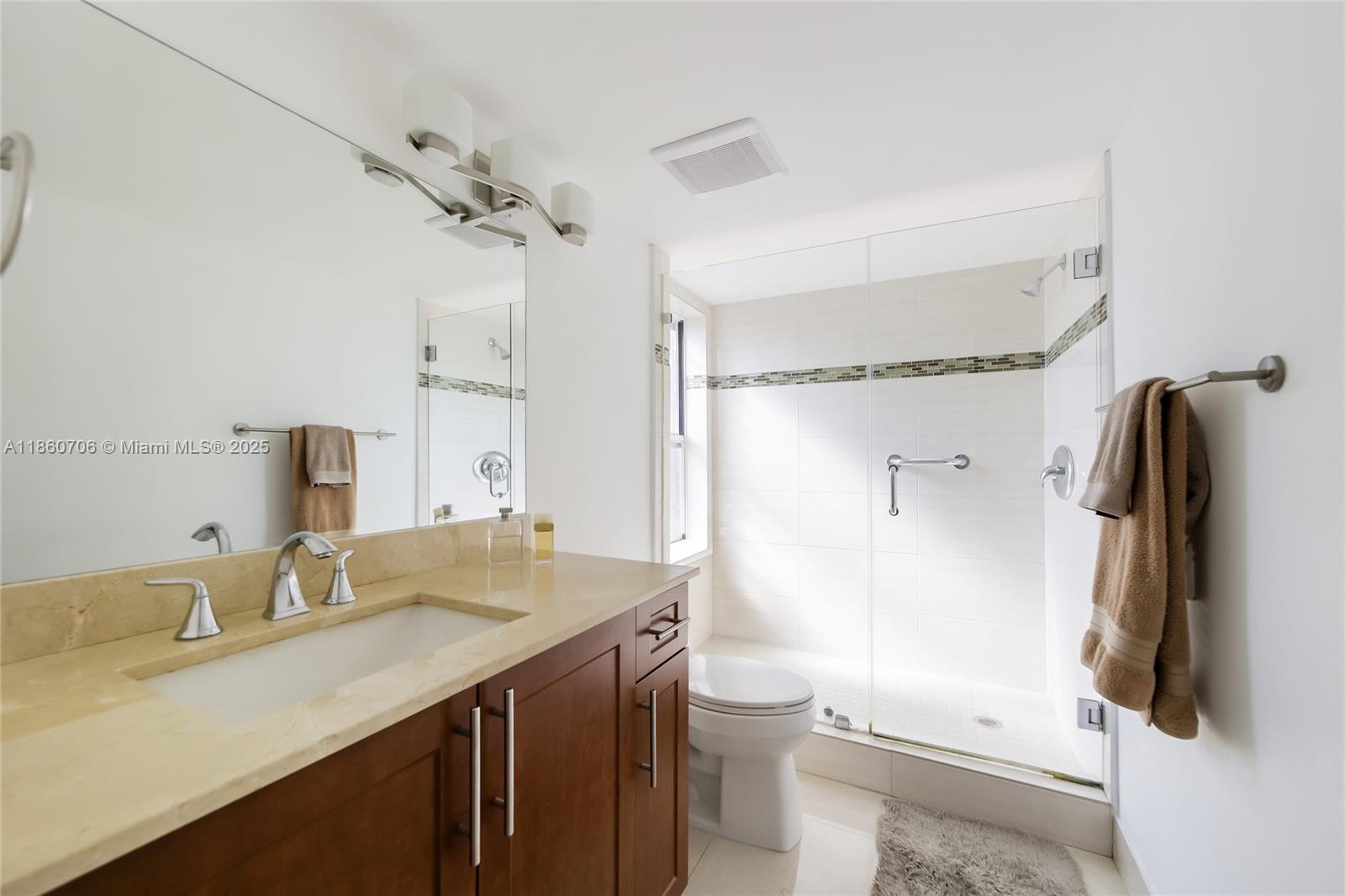 TOWERS OF QUAYSIDE CONDO - Residential