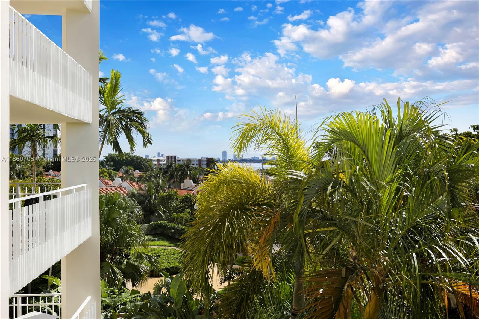 TOWERS OF QUAYSIDE CONDO - Residential