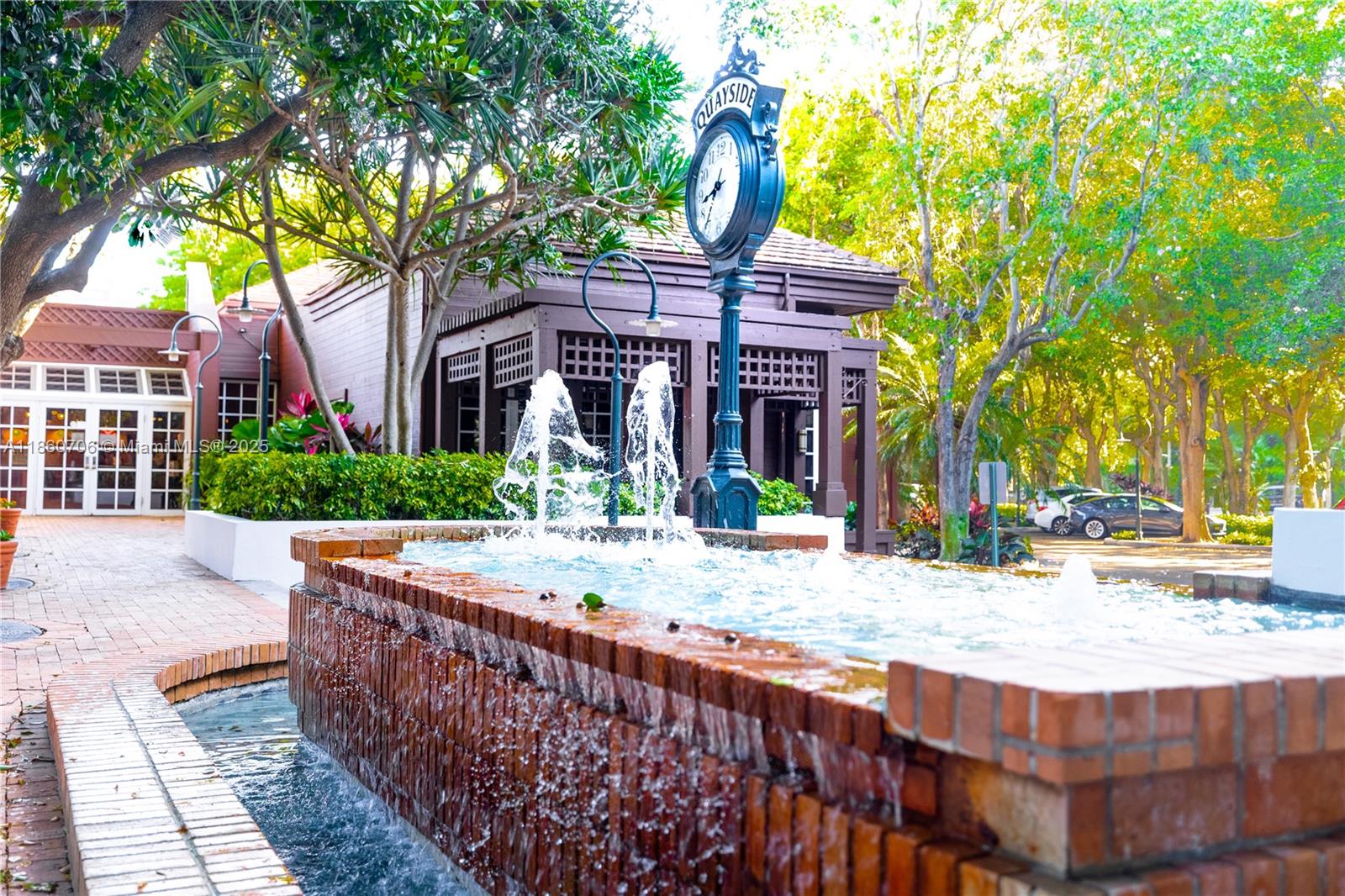 TOWERS OF QUAYSIDE CONDO - Residential