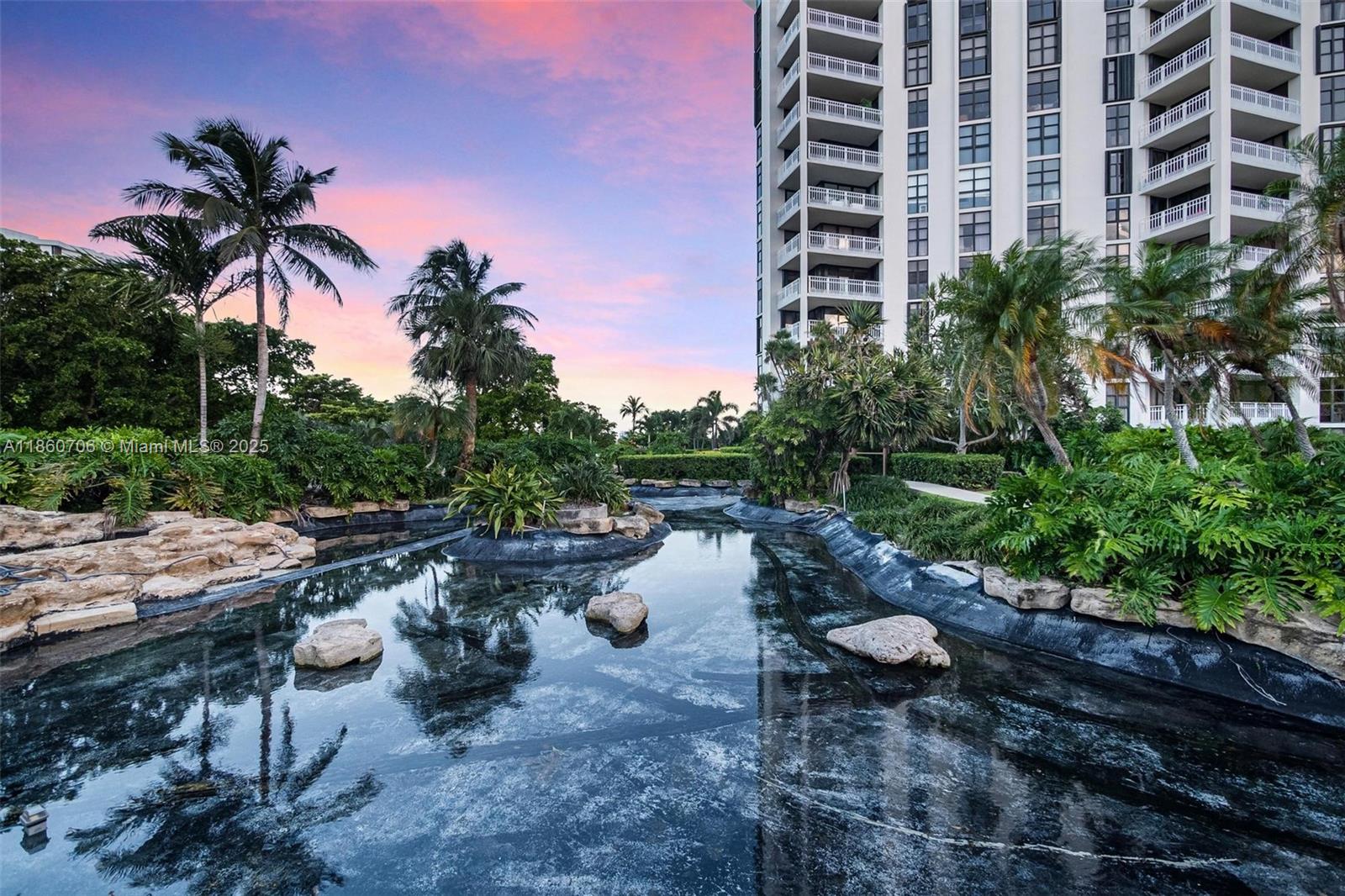 TOWERS OF QUAYSIDE CONDO - Residential