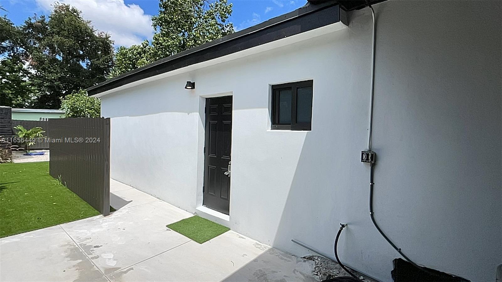 3034 Nw 14th Ave Rear, Miami, Broward County, Florida - 2 Bedrooms  
1 Bathrooms - 