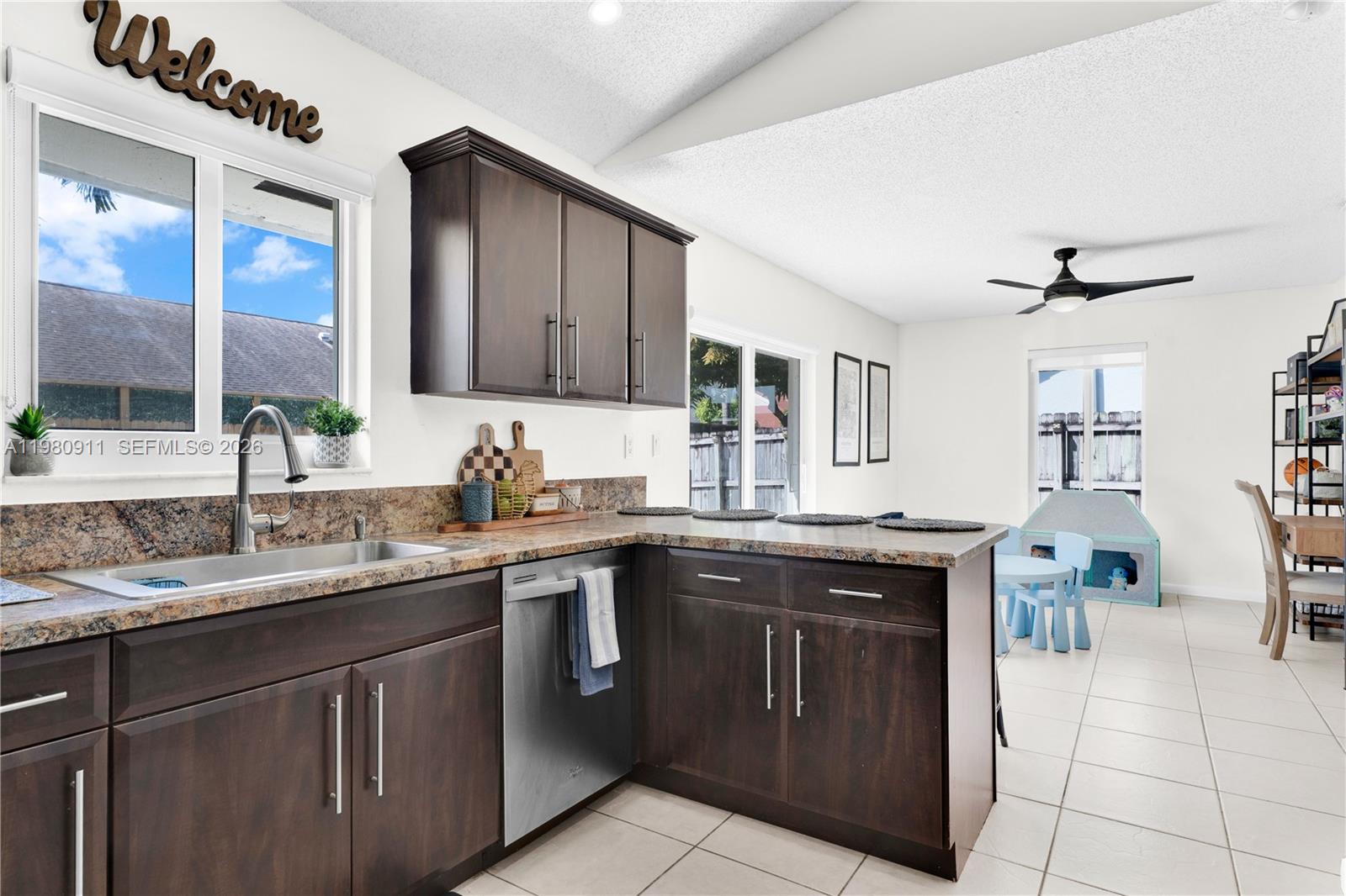 LAKES BY THE BAY SEC 4 - Residential