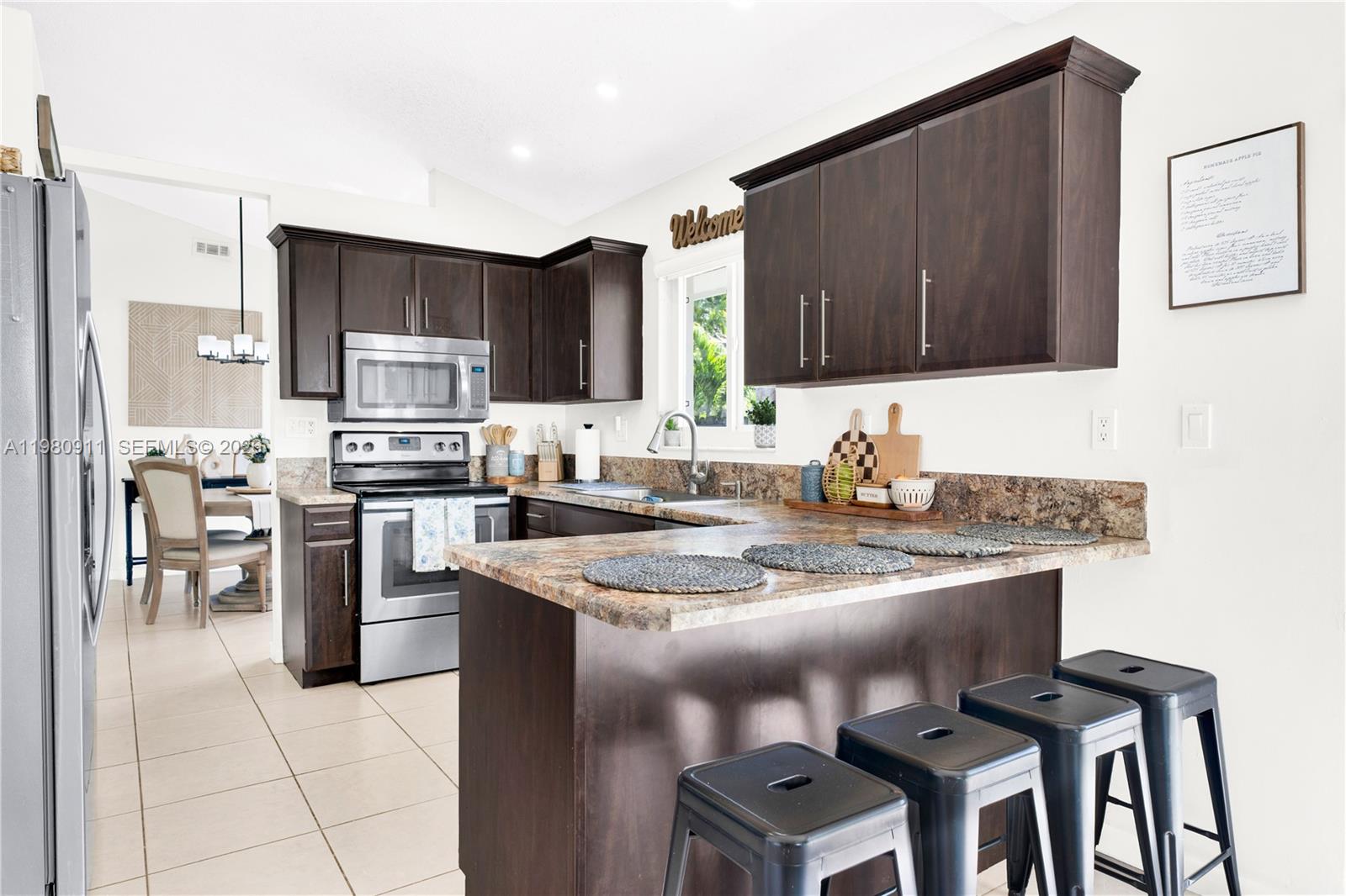 LAKES BY THE BAY SEC 4 - Residential