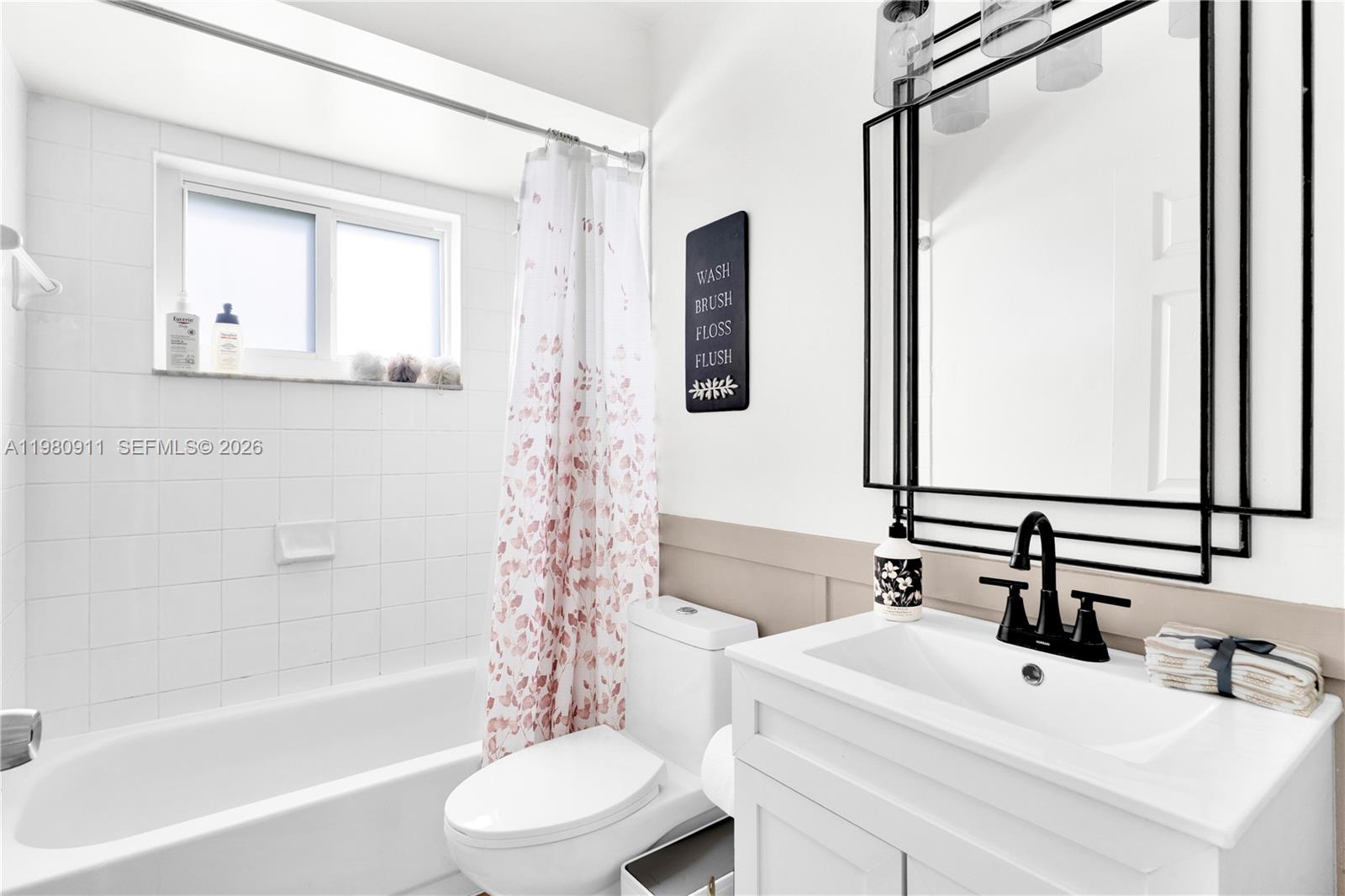 LAKES BY THE BAY SEC 4 - Residential