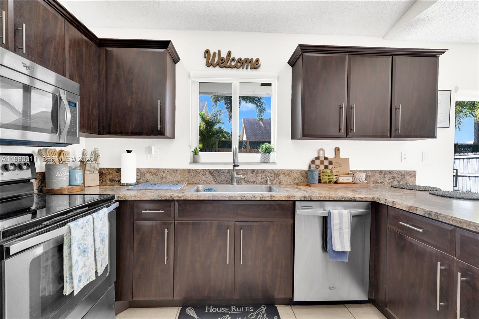 LAKES BY THE BAY SEC 4 - Residential