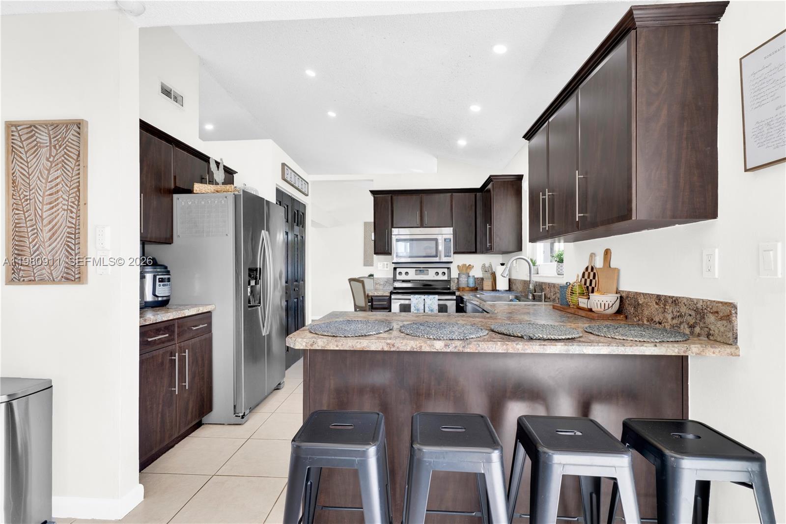 LAKES BY THE BAY SEC 4 - Residential