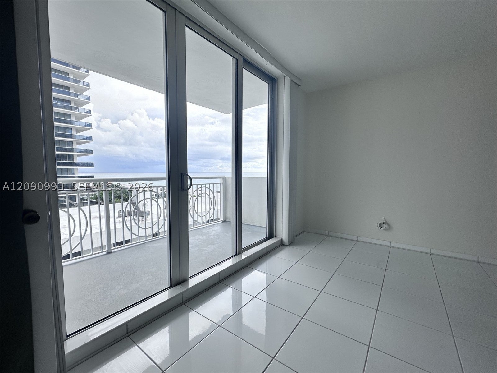 5825 Collins Ave 8E