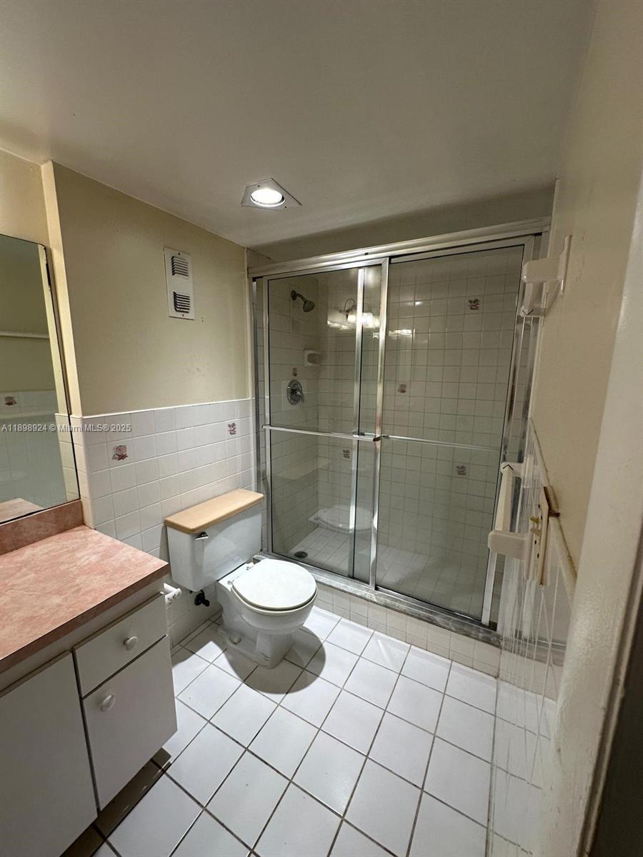 NEWPORT AT LAUDERHILL CON - Residential