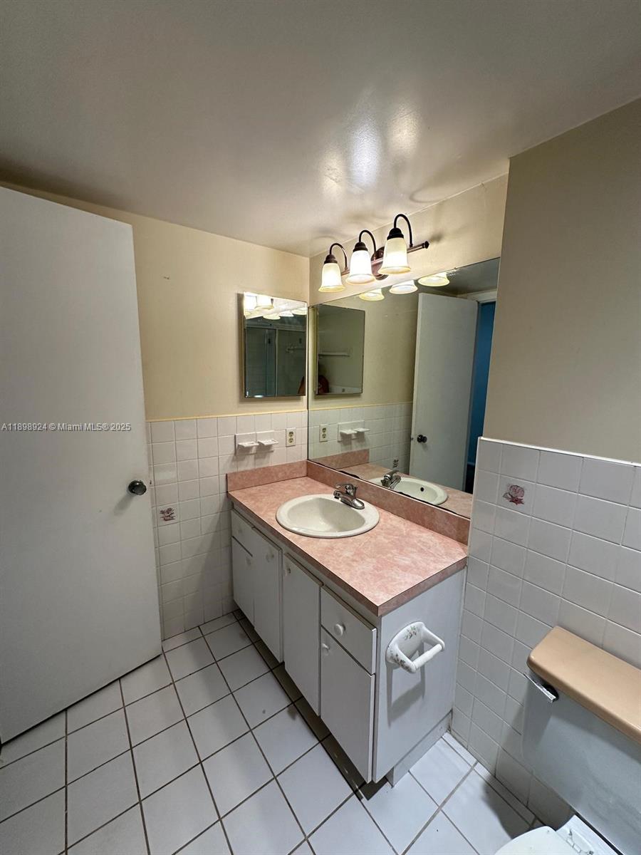 NEWPORT AT LAUDERHILL CON - Residential