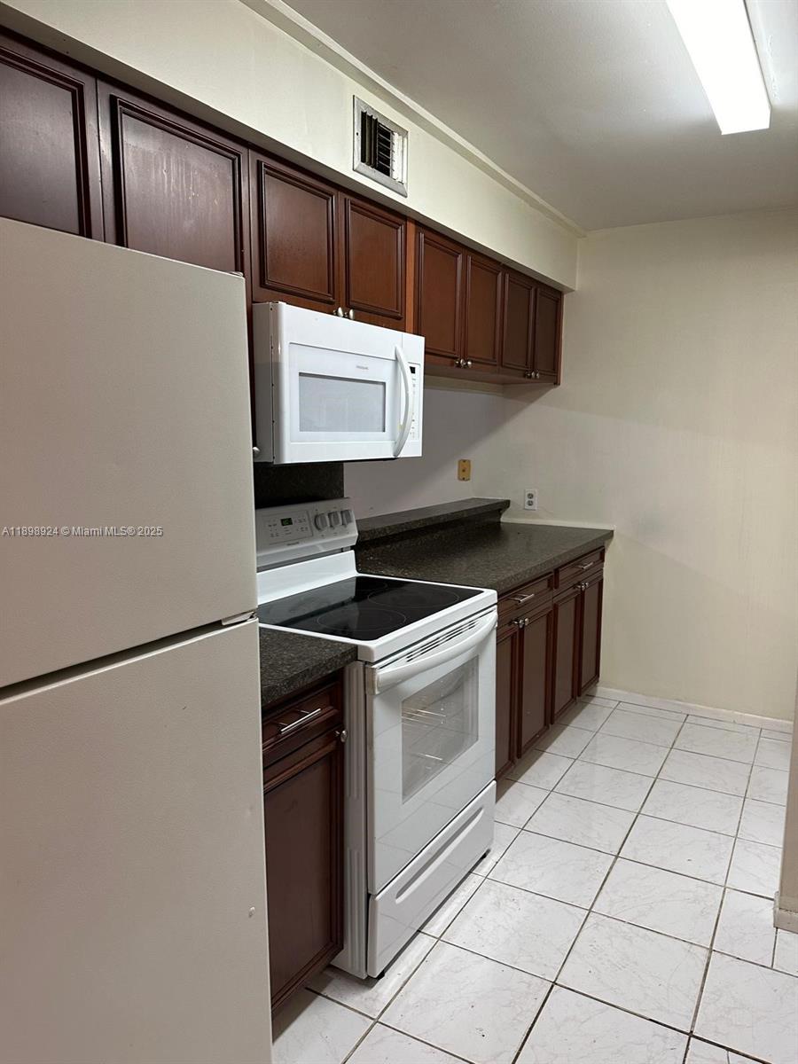 NEWPORT AT LAUDERHILL CON - Residential