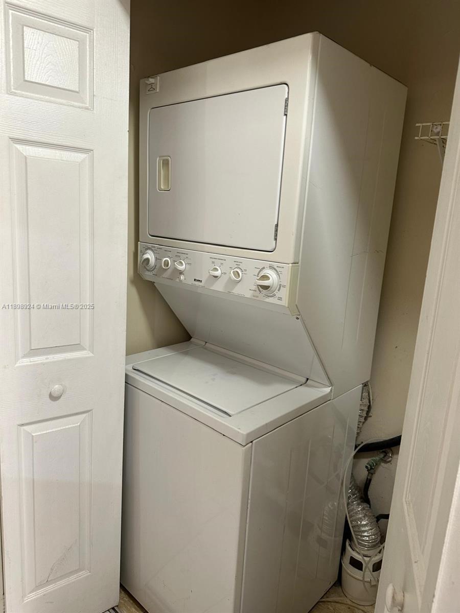 NEWPORT AT LAUDERHILL CON - Residential