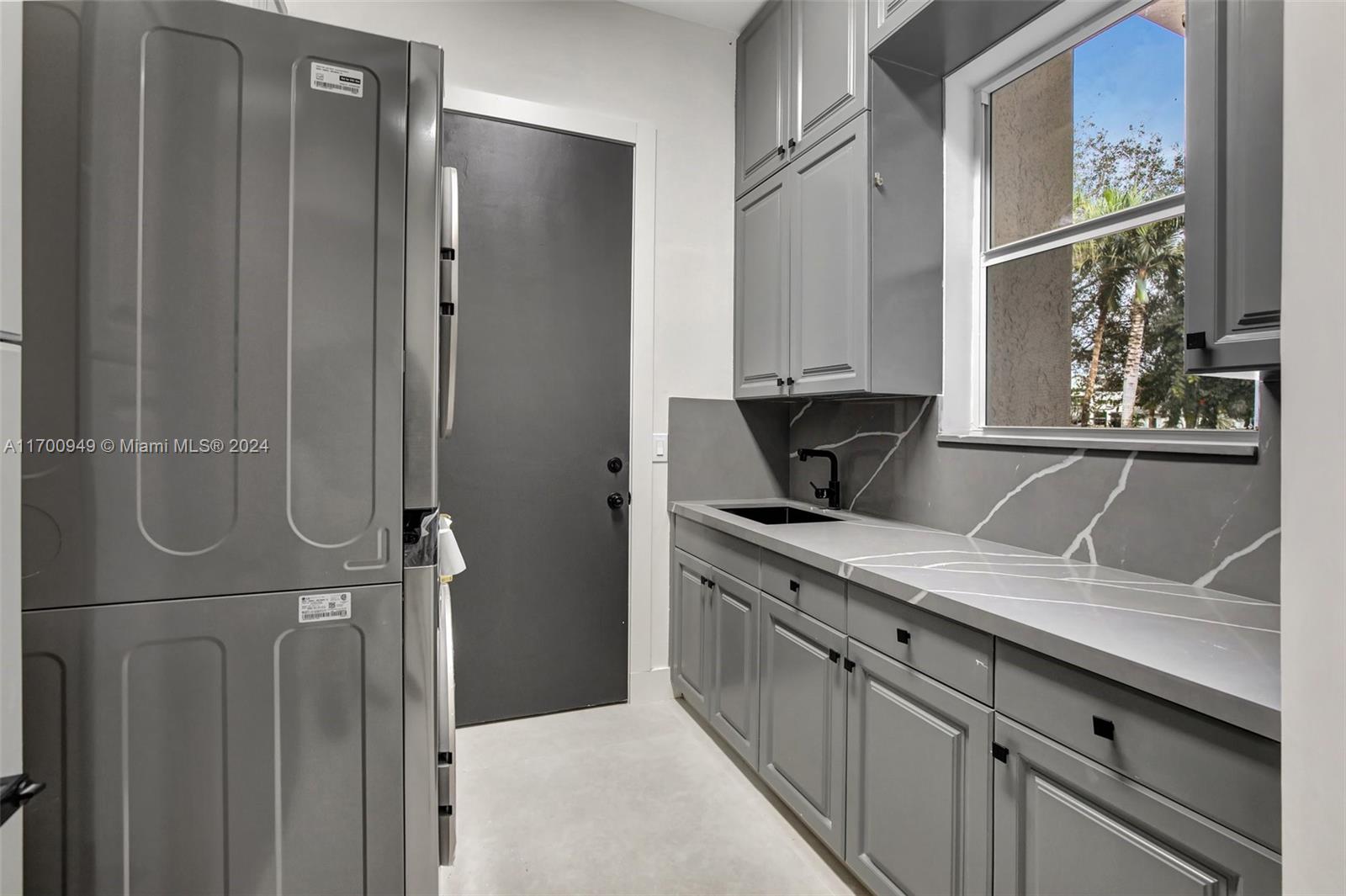 KAPOK GROVE ESTATES - Residential