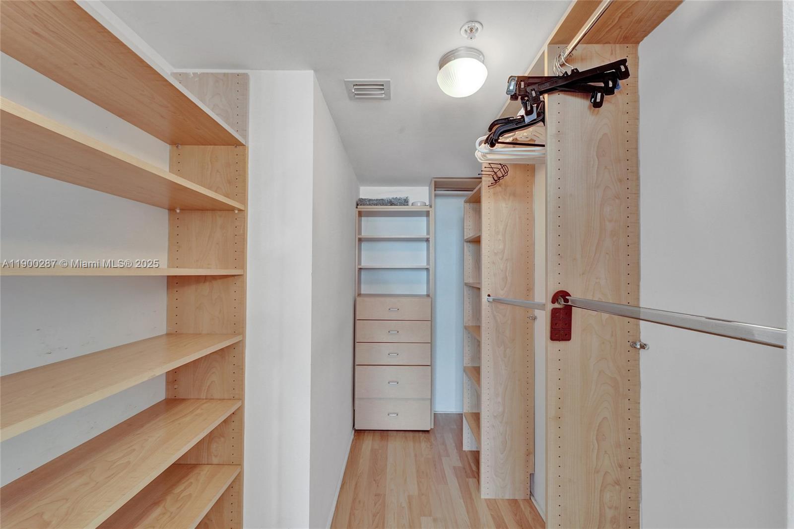 SUNSET HARBOUR NORTH COND - Residential Lease