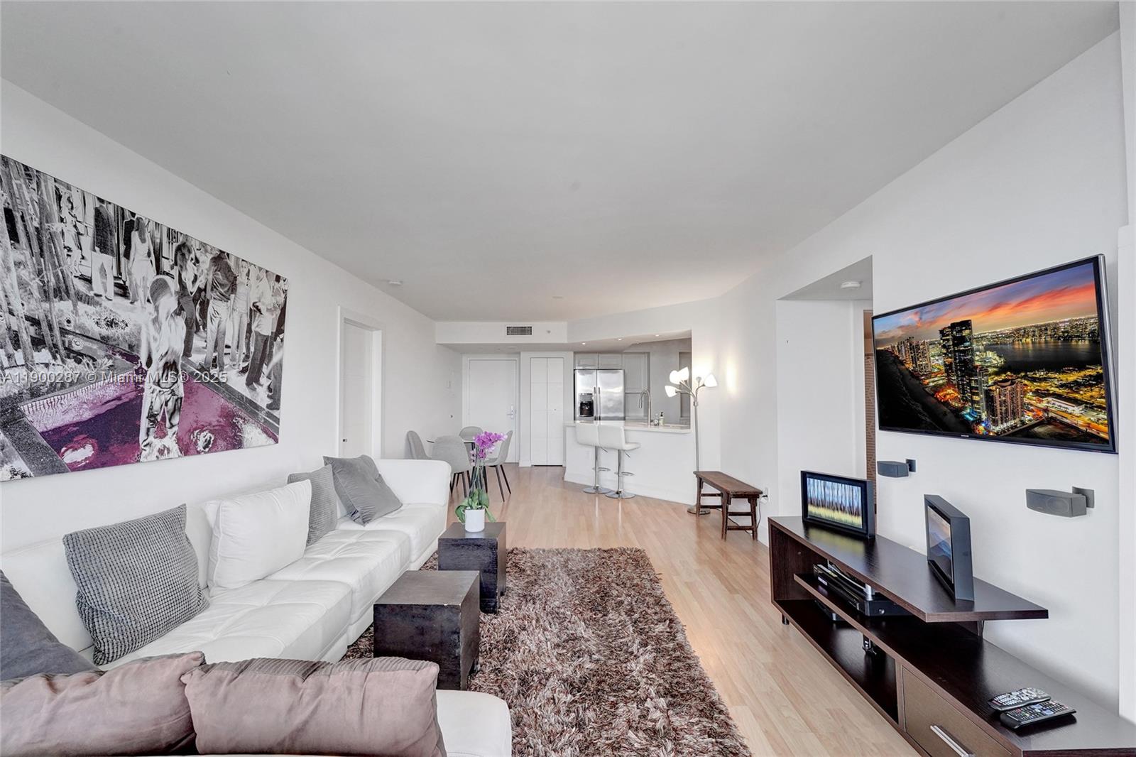 SUNSET HARBOUR NORTH COND - Residential Lease