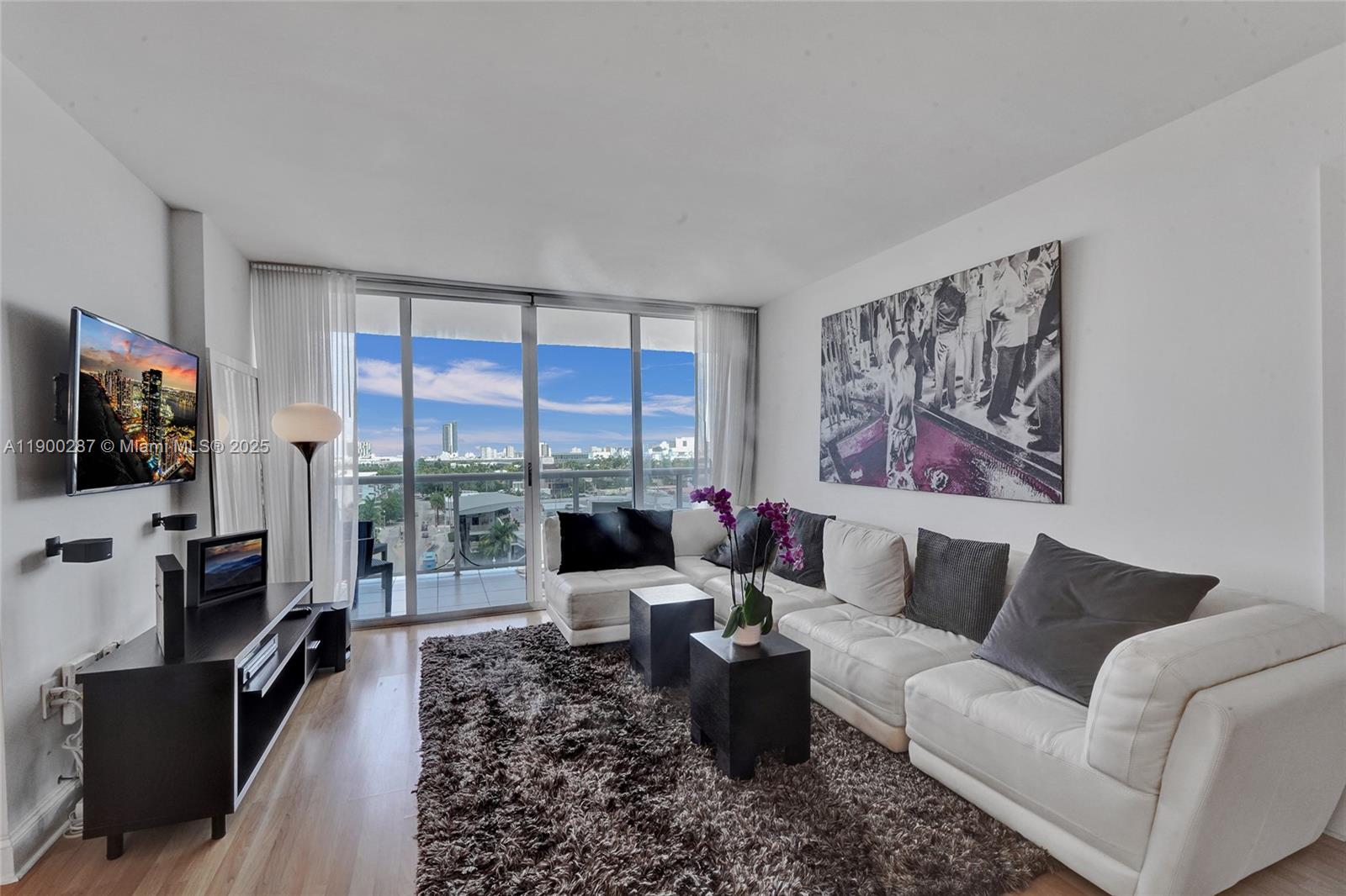 SUNSET HARBOUR NORTH COND - Residential Lease