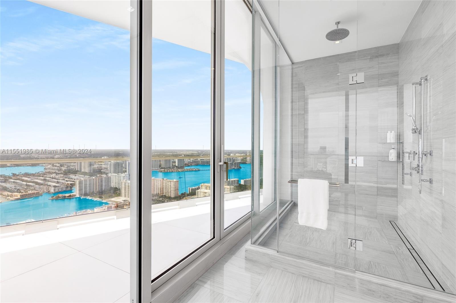 JADE SIGNATURE CONDO - Residential