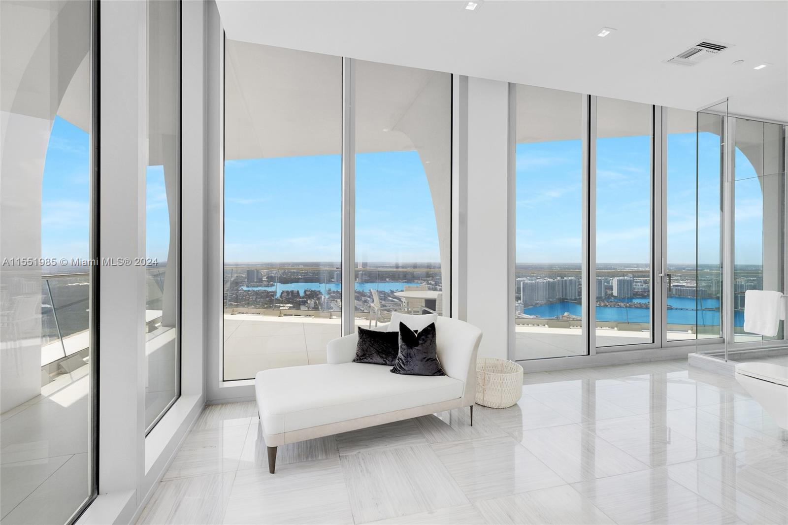 JADE SIGNATURE CONDO - Residential
