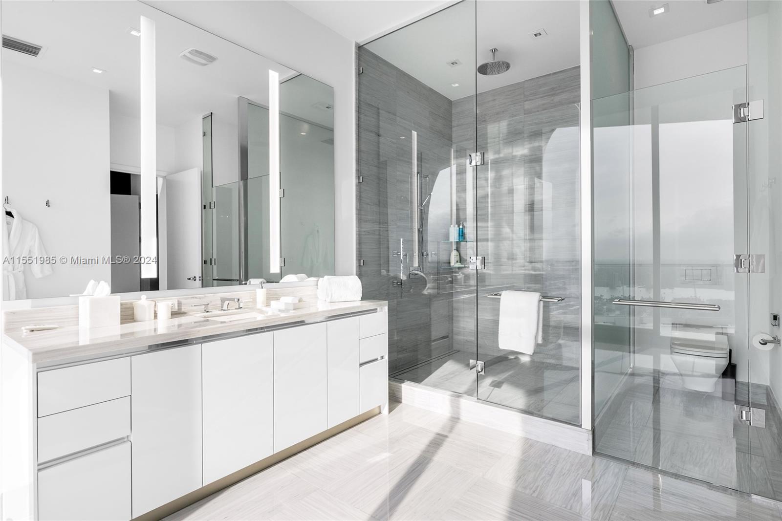 JADE SIGNATURE CONDO - Residential