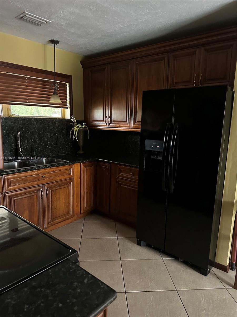 9260 SW 176th St, Palmetto Bay, FL, 33157/$789,999 3 9260 SW 176th St