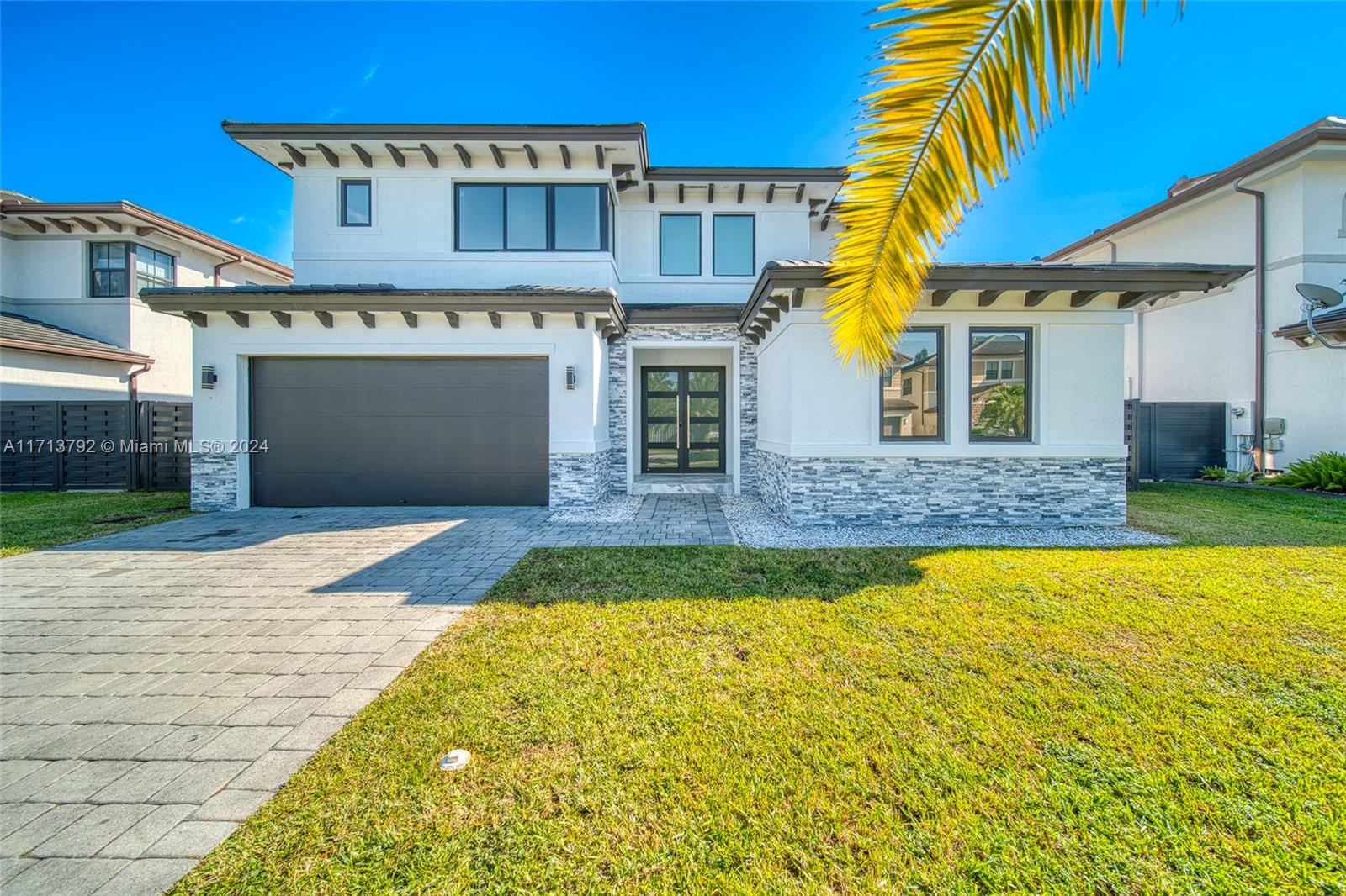 7365 Sw 163rd Pl, Miami, Broward County, Florida - 4 Bedrooms  
5 Bathrooms - 