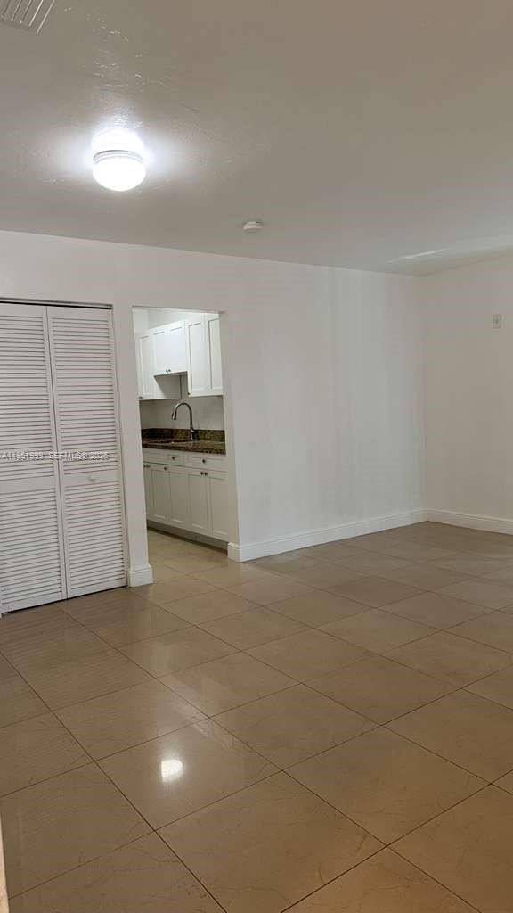 LESLIE ESTATES SEC 2 - Residential Lease