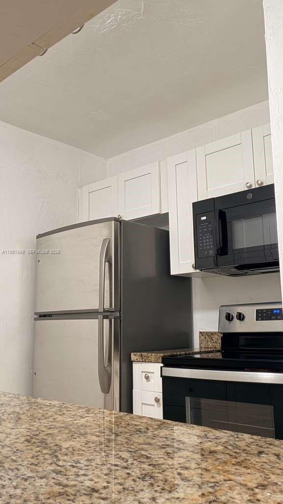 LESLIE ESTATES SEC 2 - Residential Lease