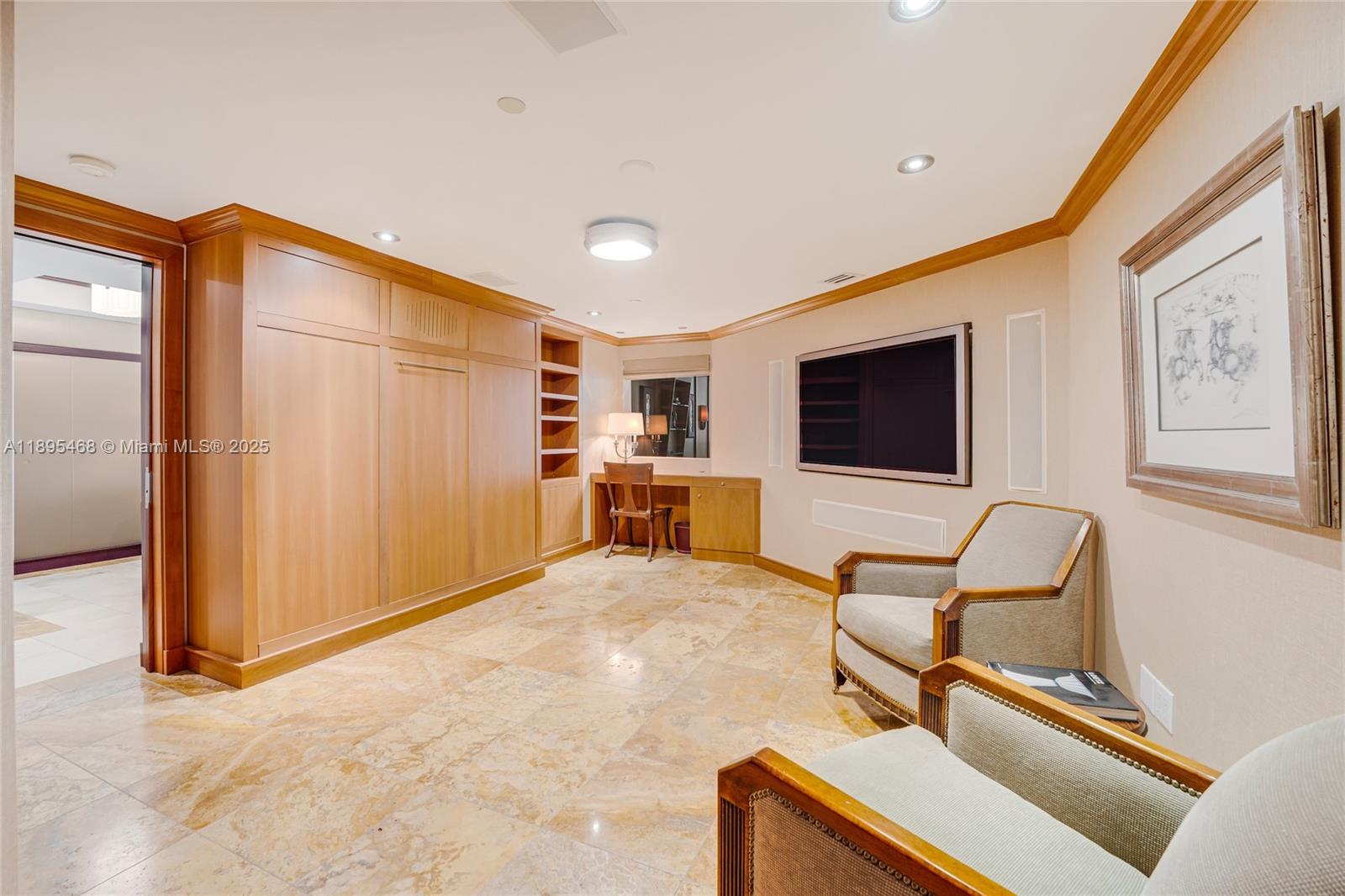 IL VILLAGGIO ON SOUTH BEA - Residential