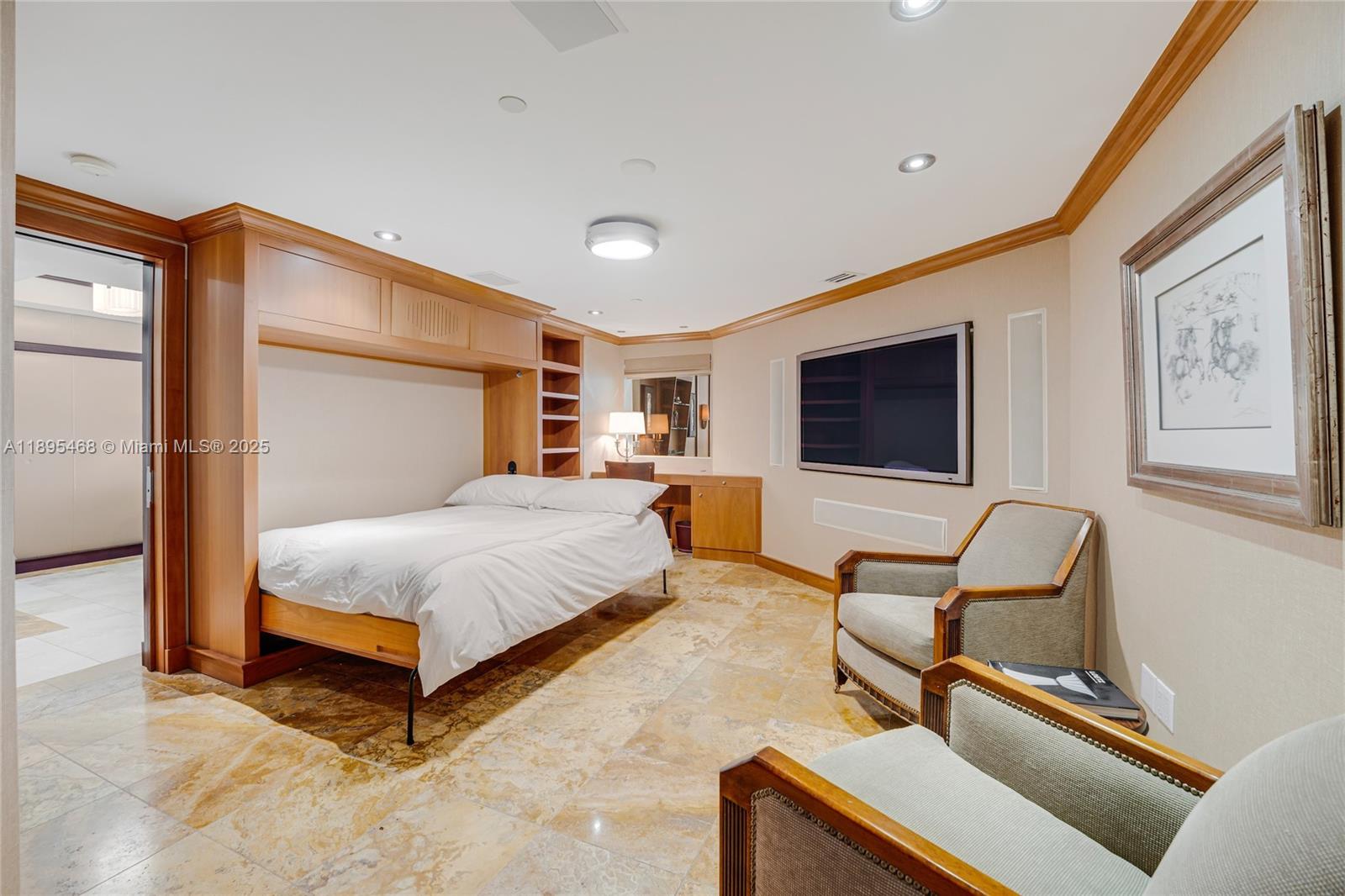IL VILLAGGIO ON SOUTH BEA - Residential