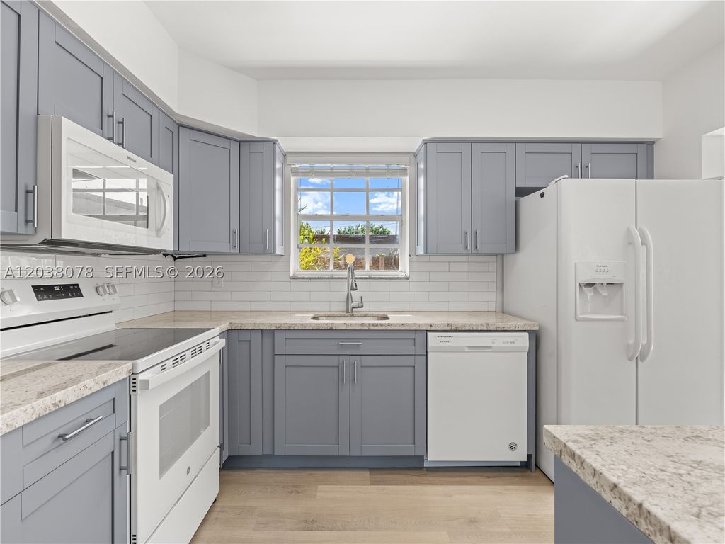 Photo of 7591 Pierce St, Hollywood, FL 33024 (MLS # A12038078)