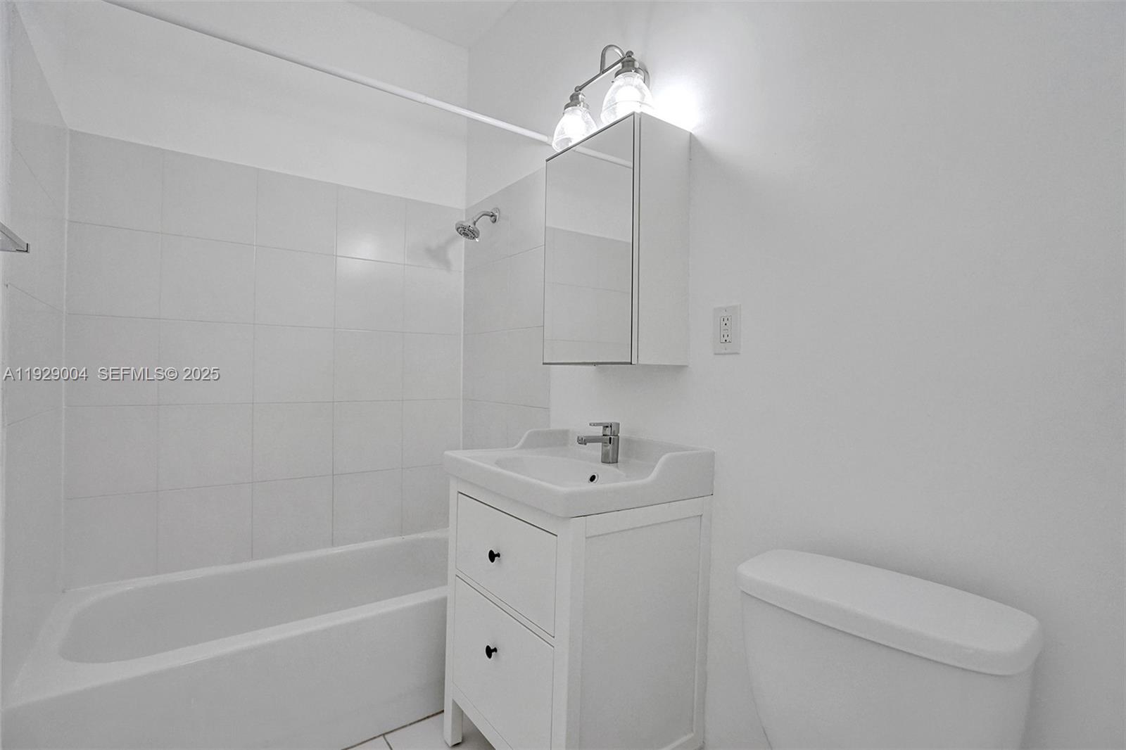 HOLLYWOOD - Residential Lease