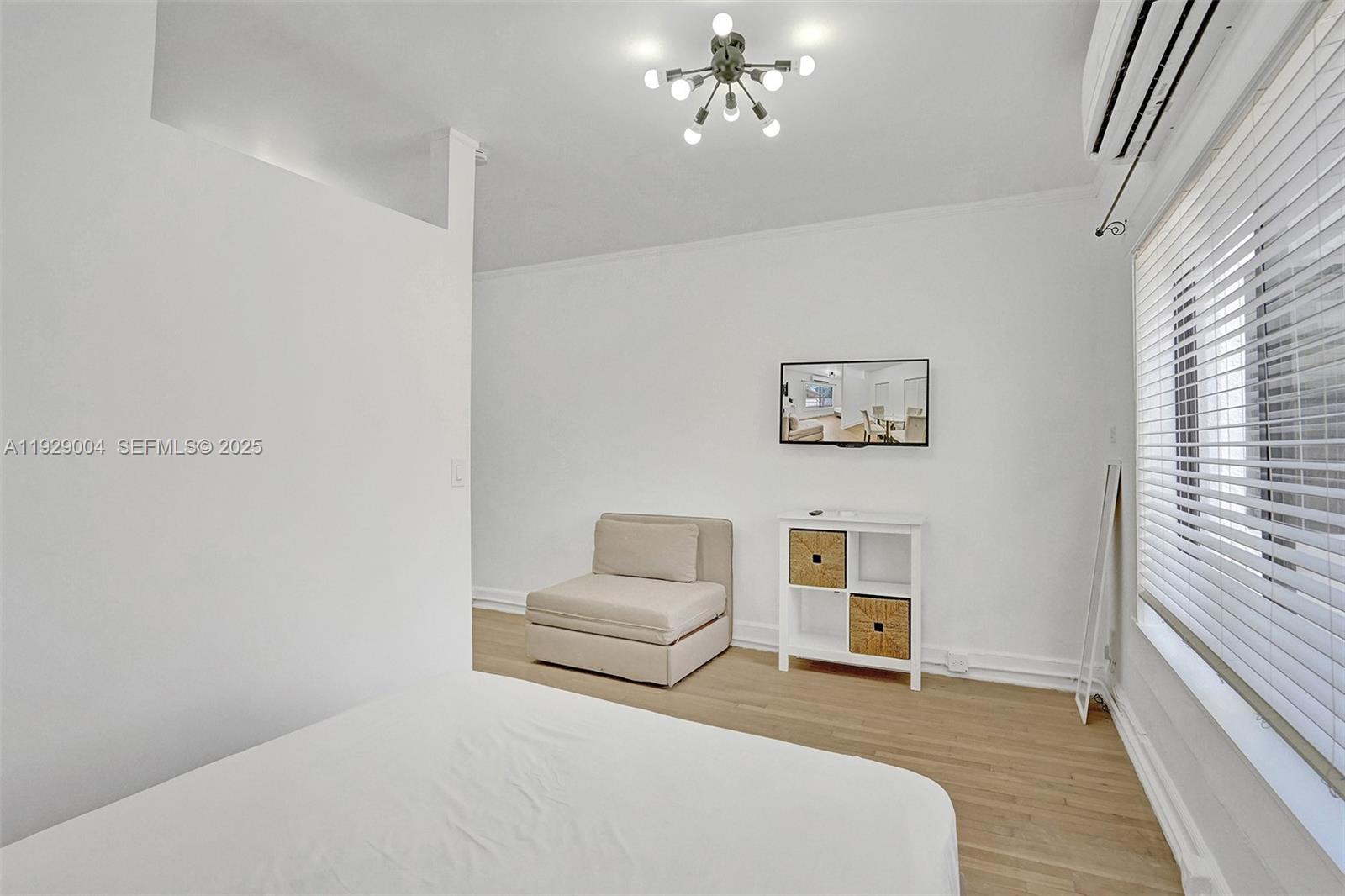 HOLLYWOOD - Residential Lease