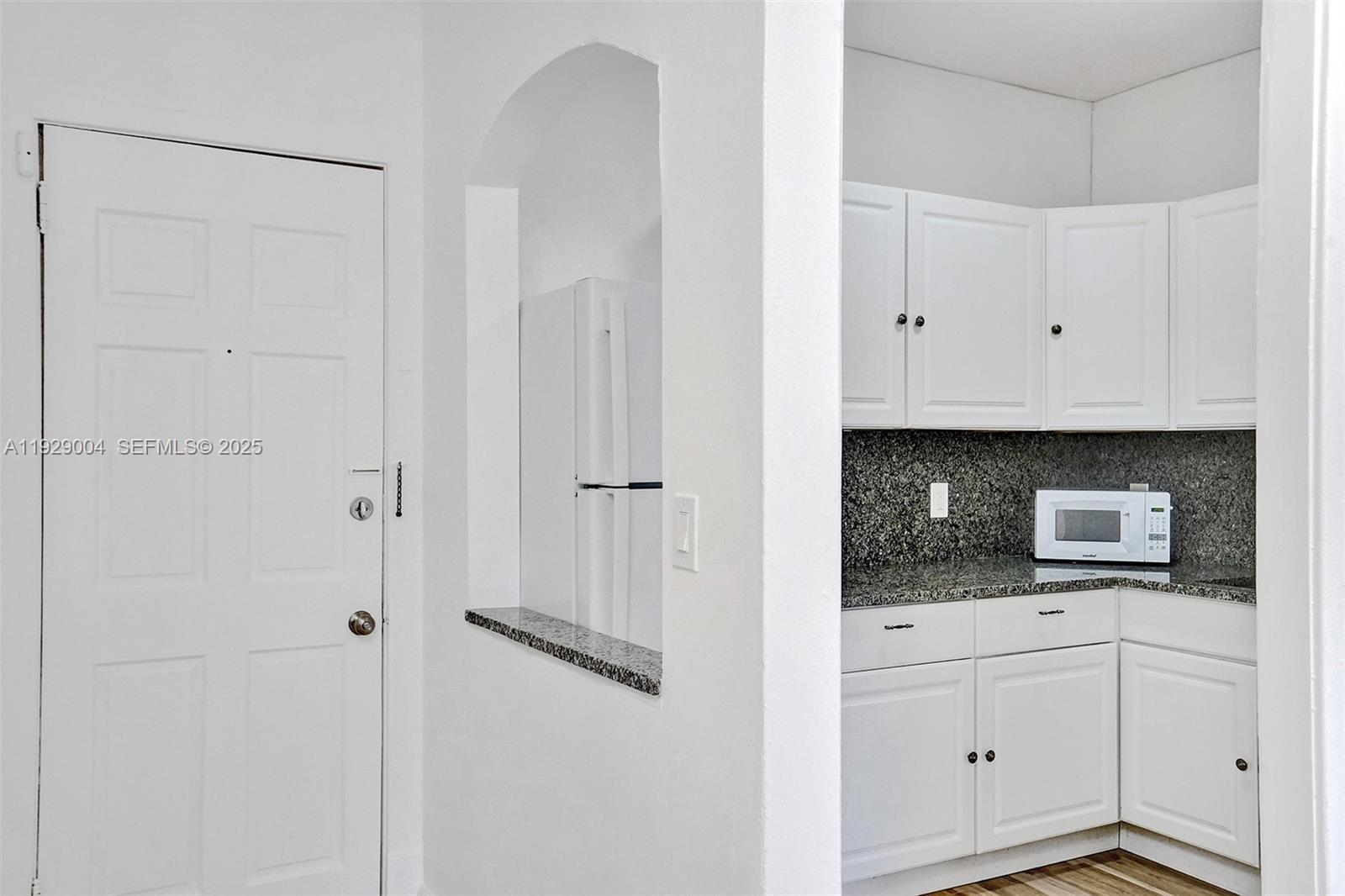 HOLLYWOOD - Residential Lease